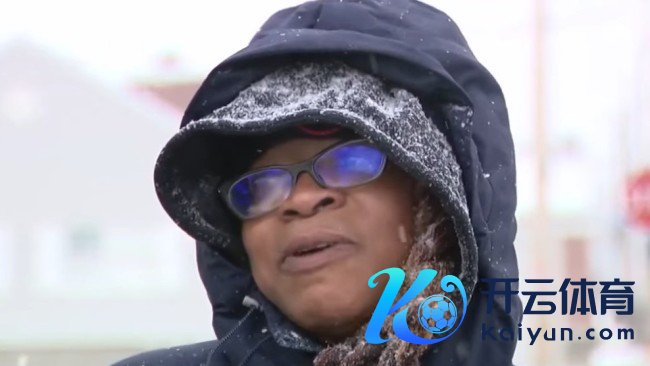 男人为偷PS5冒充ICE考察 后果被17岁玩家一拳打晕