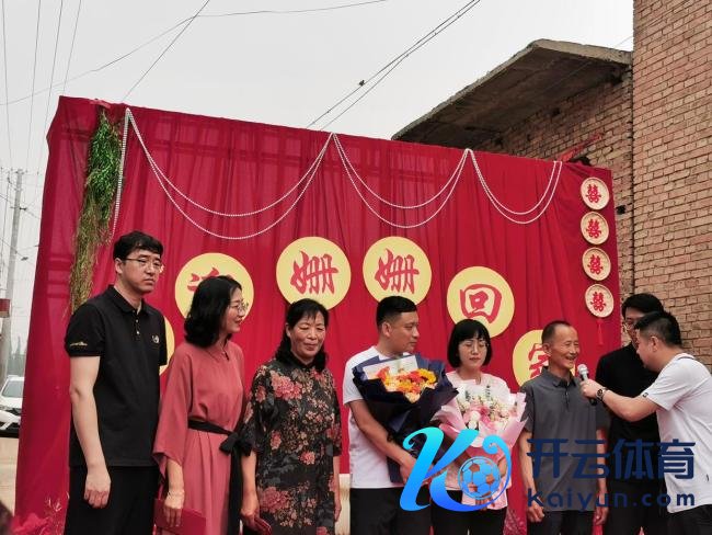 女子被送养36年找到亲生父母 当事东谈主:念念过个真确的诞辰
